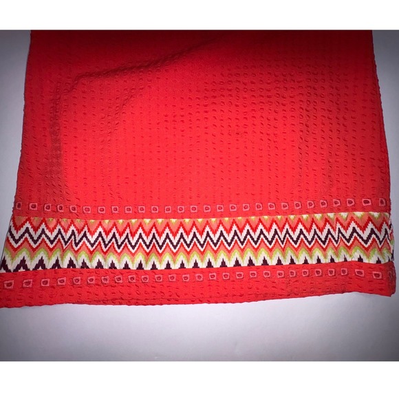 Esley Womens Red Textured Zipper Back Neck Embroidered Zigzag Hem Top Size S - Picture 2 of 7